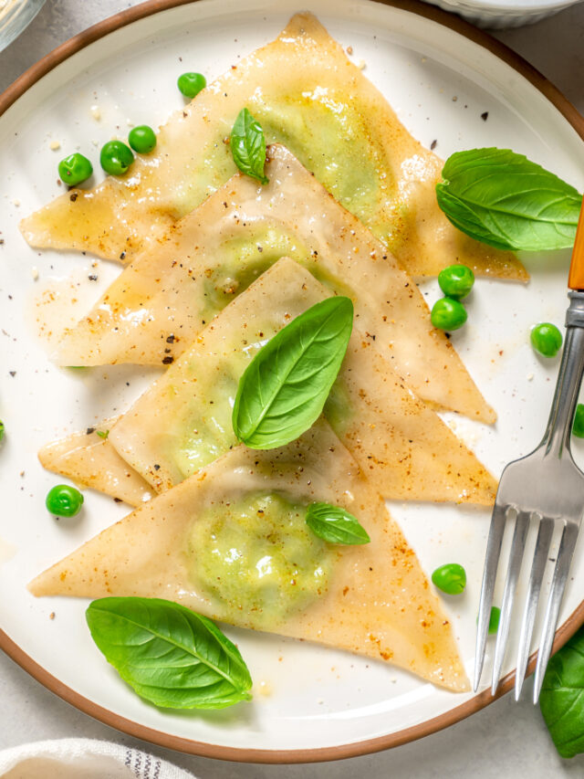 Cheese Ravioli with Peas and Butter Sauce