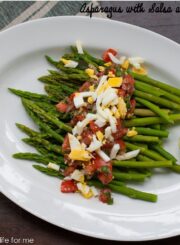 Asparagus with Salsa and Egg Recipe | ahealthylifeforme.com
