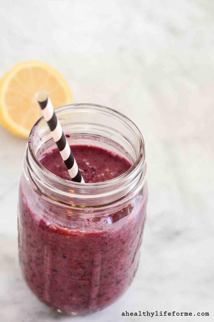 Berry Detox Smoothie Recipe for your health | ahealthylifeforme.com
