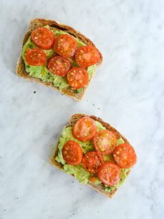 Tomato Avocado Toast is the perfect blend of crunch, creamy and summer flavor | ahealthylifeforme.com