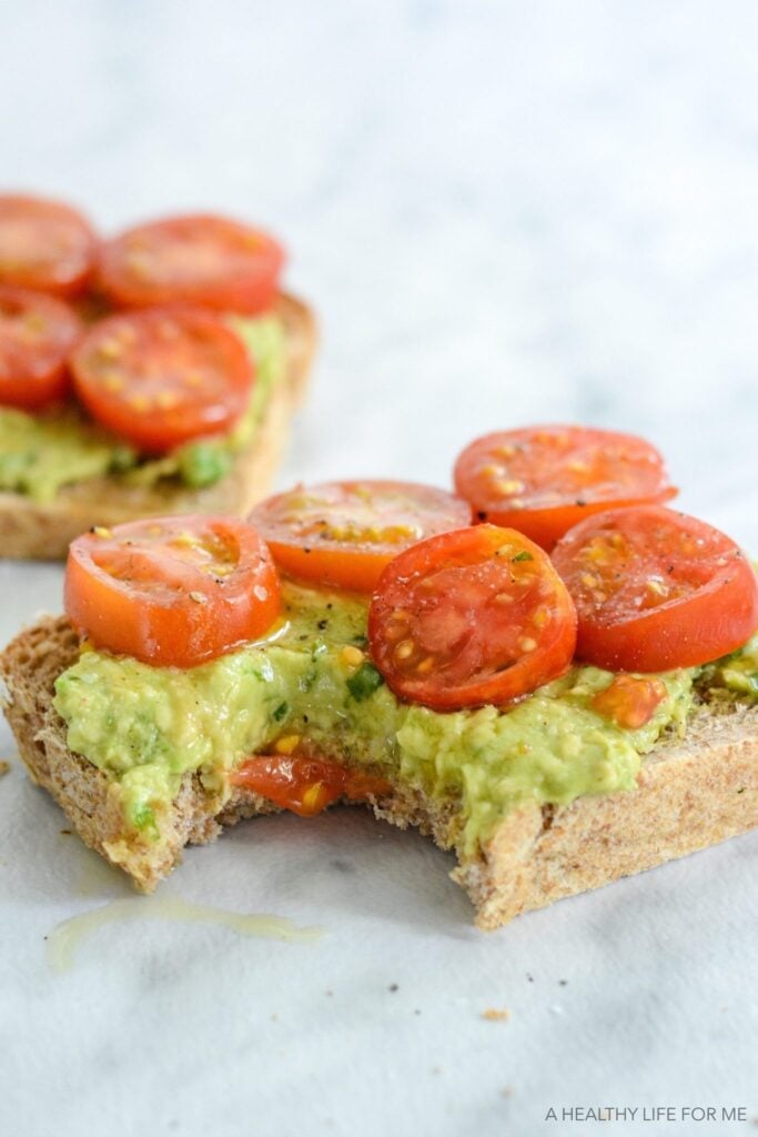 Tomato Avocado Toast is the perfect blend of crunch, creamy and summer flavor | ahealthylifeforme.com