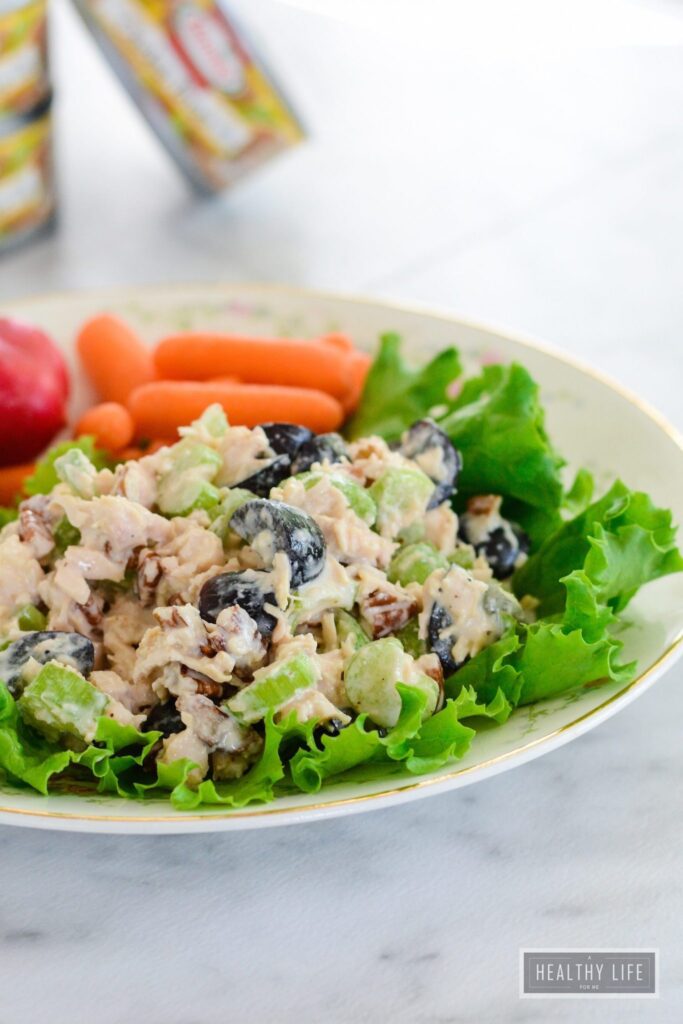 5 Minute Chicken Salad recipe that is ready in 5 minutes, gluten free, delicious and packed with protein | ahealthylifeforme.com