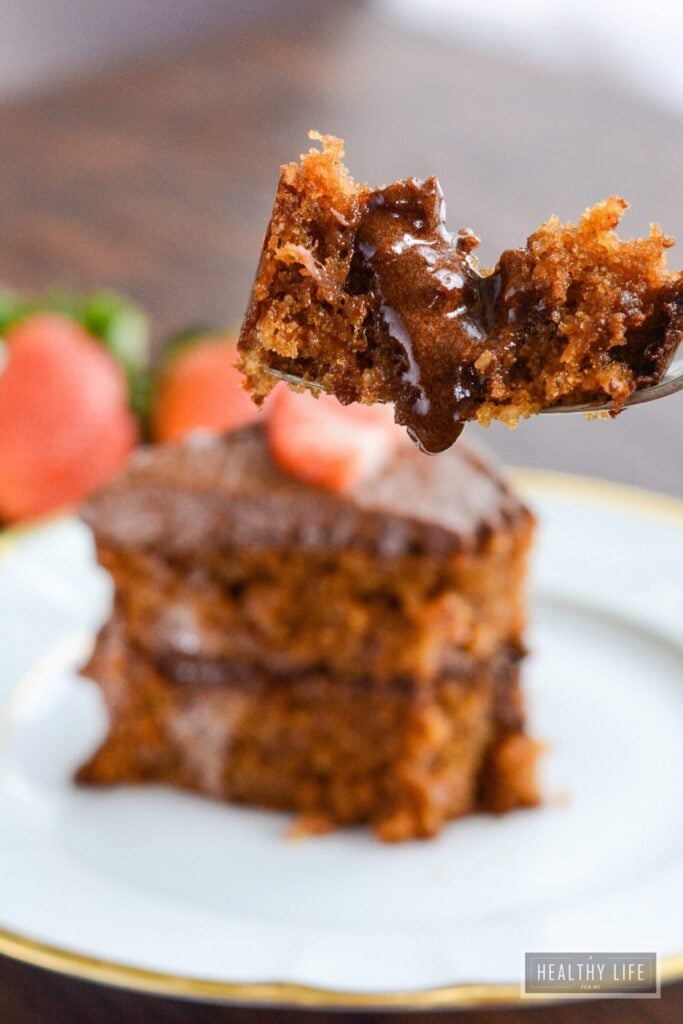 Strawberry Cake with Chocolate Frosting gluten free paleo recipe | ahealthylifeforme.com