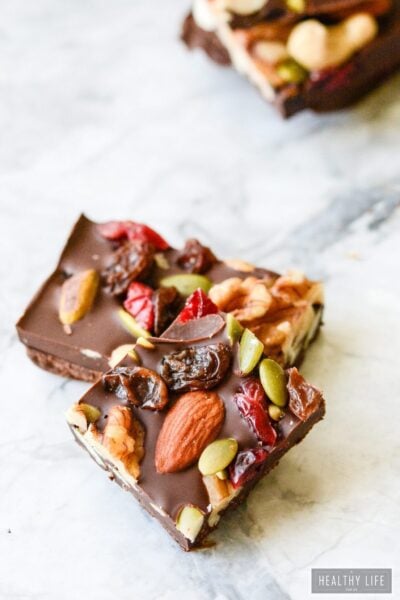These Omega Chocolate Bars are the perfect healthy chocolate pick me up. Loaded with Omega-3 nutrients and tons of antioxidants this is a candy bar you can feel good about eating and enjoying | ahealthylifeforme.com