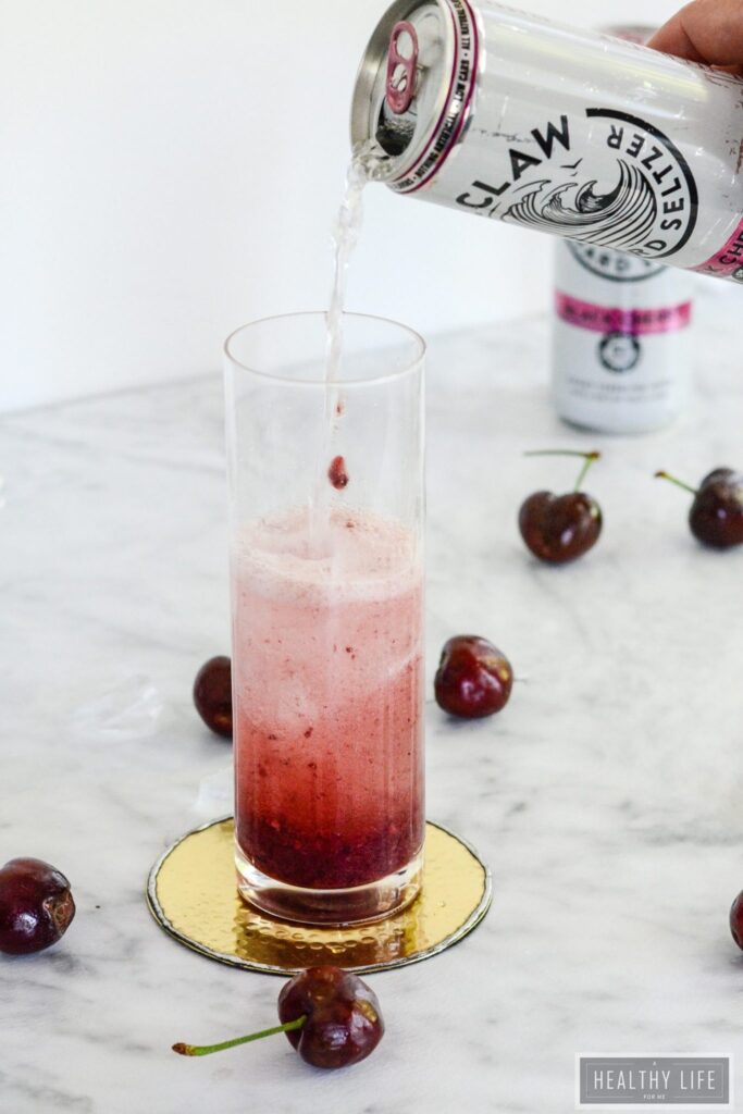 Black Cherry Seltzer a bit of fresh cherries, bubbles and vodka make for a refreshing cocktail | ahealthylifeforme.com
