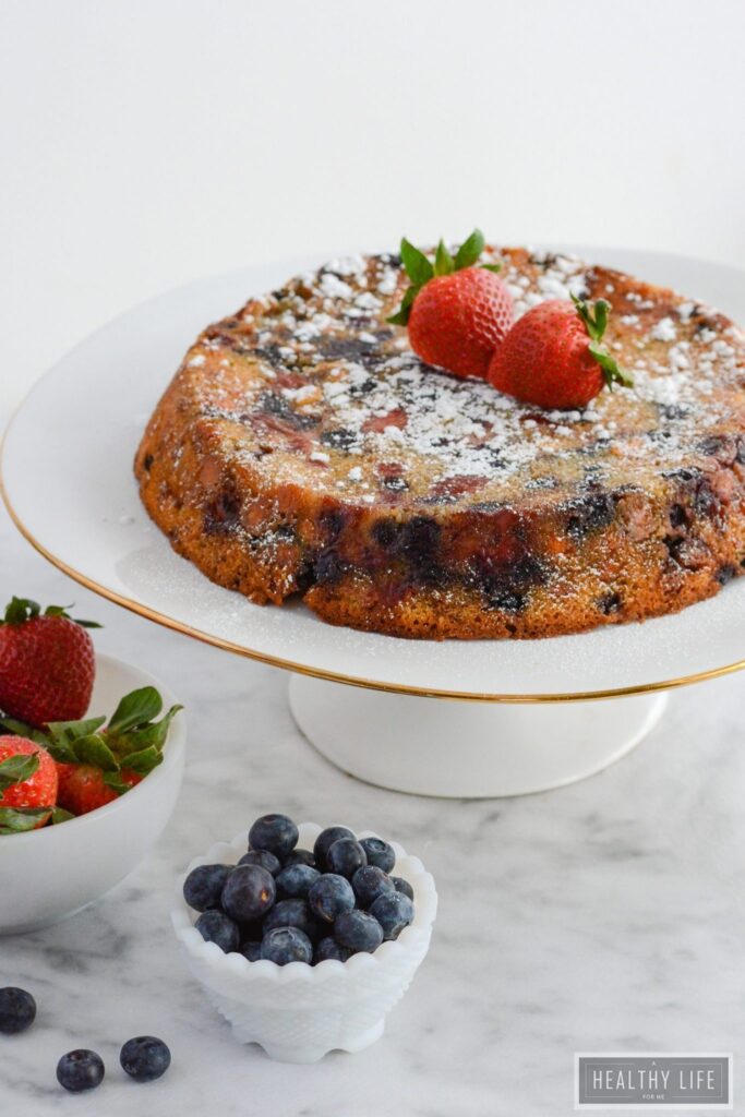 This Mixed Berry White Chocolate Cake is the perfect cake to celebrate summer | ahealthylifeforme.com