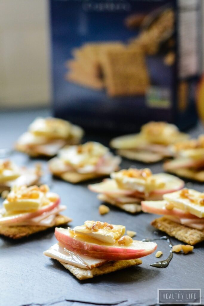 Turkey Apple Brie Bites are made with a cracker base and a honey drizzle topping. These one-bite morsels are the perfect light lunch, snack or party appetizer | ahealthylifeforme.com